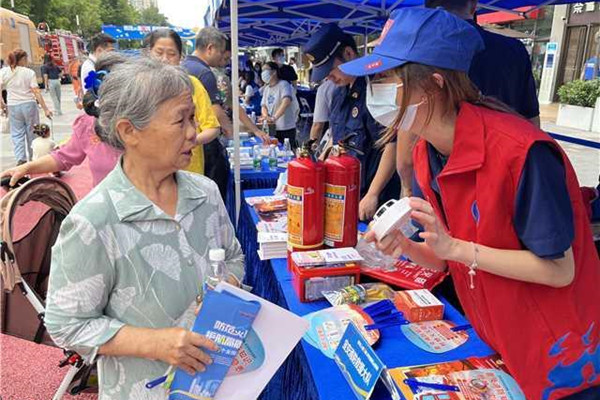 深圳寶安推動居住場所安裝感煙火災(zāi)探測報(bào)警器